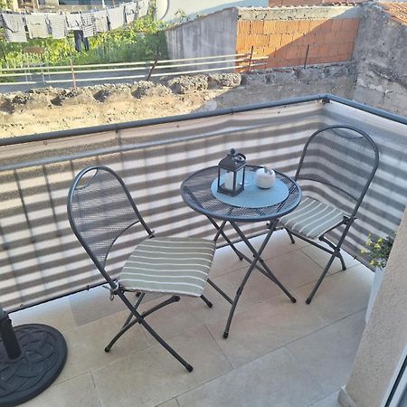 Apartman Laura M Vodice Exterior foto