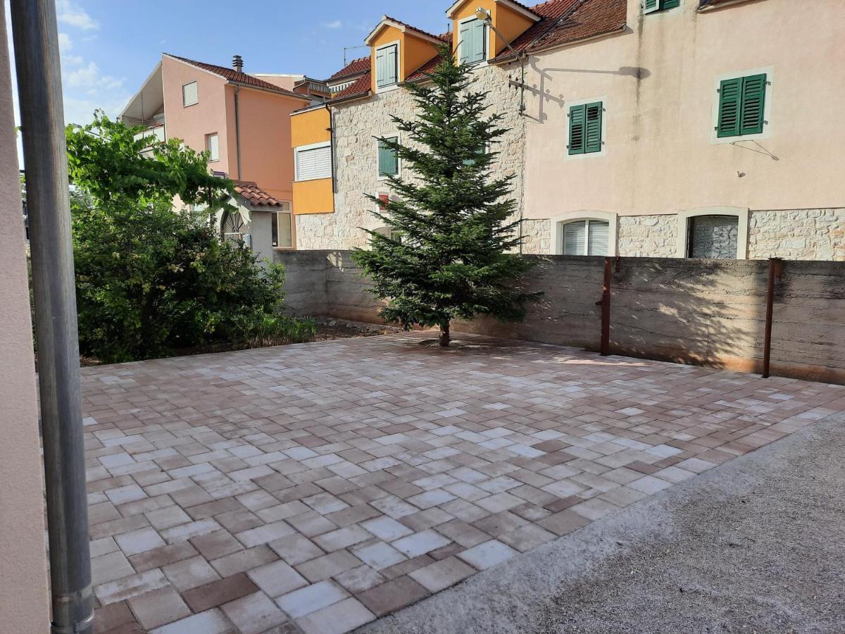 Apartman Laura M Vodice Exterior foto