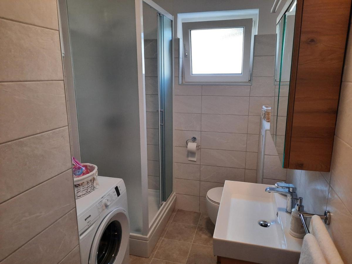 Apartman Laura M Vodice Exterior foto