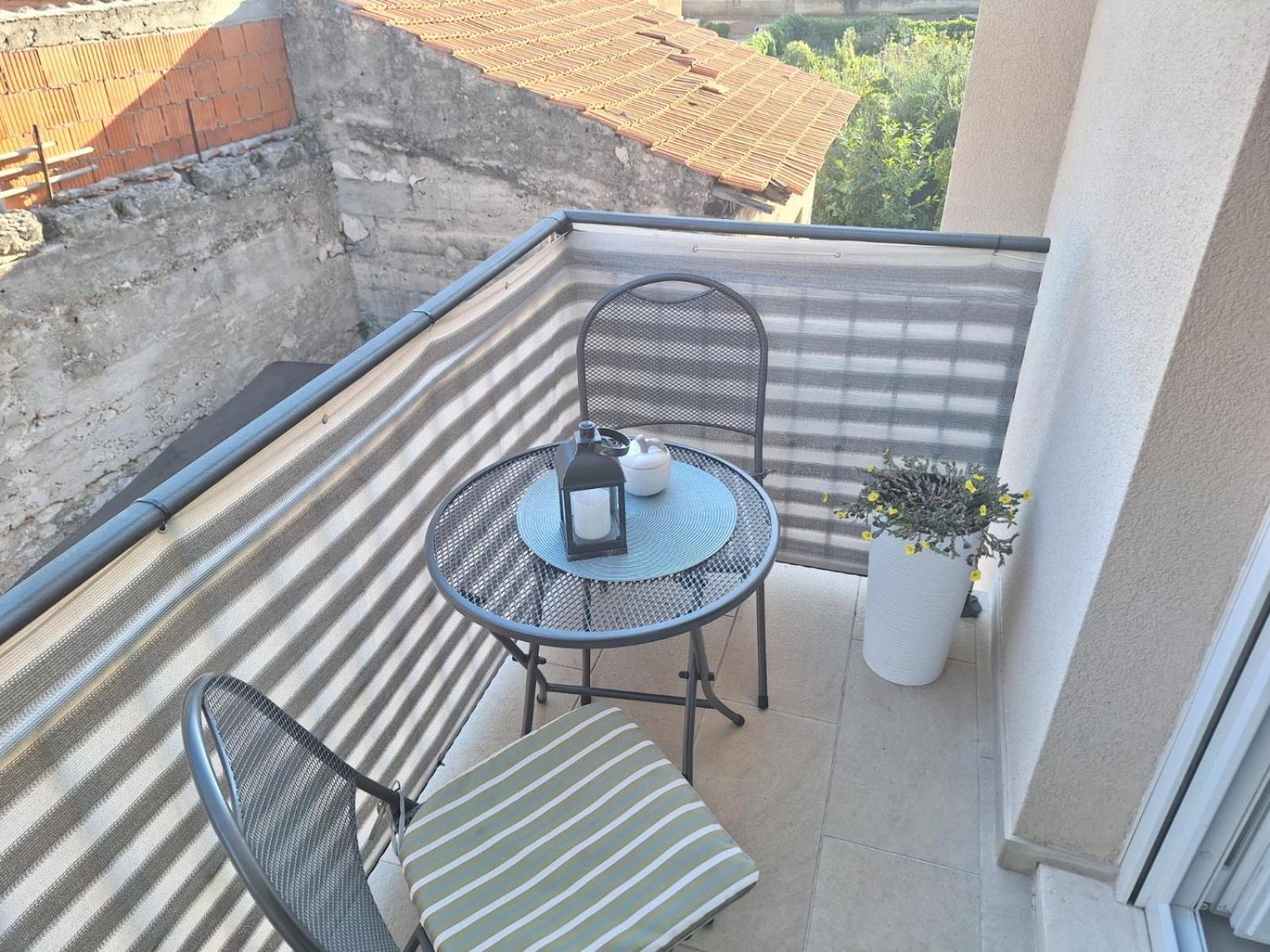Apartman Laura M Vodice Exterior foto